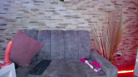 Snapshot of ashlye_hill chatting on September 17, 3:10 am Ashlye online show from September 17, 3:10 am