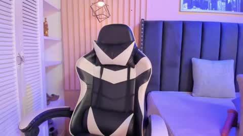 ashlye_miller_ online show from February 8, 4:38 am