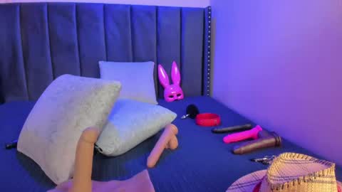 ashlye_miller_ online show from April 9, 4:27 am