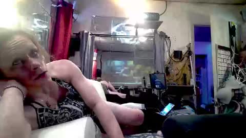 Snapshot of ashmomo chatting on February 12, 5:26 am ashmomo online show from February 12, 5:26 am