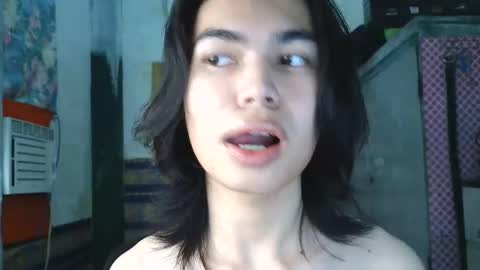 asian_babyboi online show from December 18, 11:44 pm