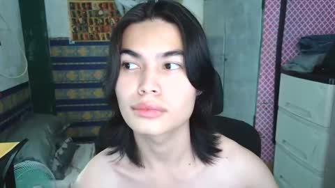 asian_babyboi online show from December 23, 5:02 am