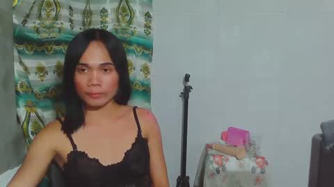 asian_hillary online show from January 4, 12:49 pm