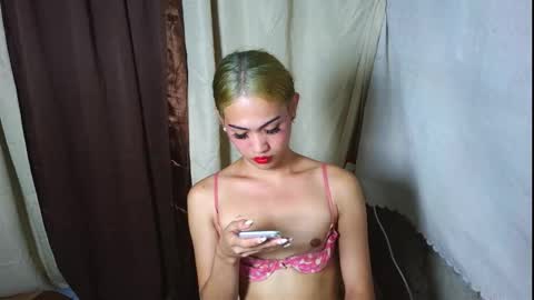 LOVELY LORAINE online show from September 13, 8:06 am