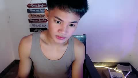 asian_lover05 online show from March 30, 5:57 pm