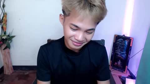 asian_lover05 online show from September 27, 5:43 pm