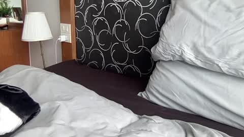 asiangirlandwhiteguy online show from May 31, 3:38 am