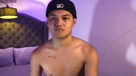 VICTORIA SCOTT online show from April 18, 3:25 pm