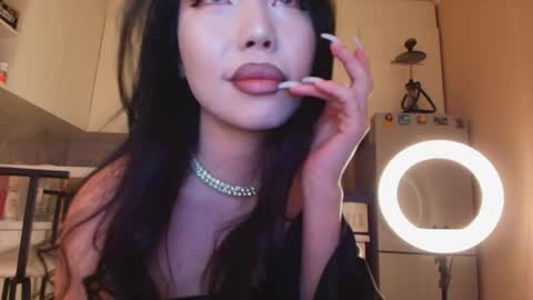 Min-Ah online show from June 7, 4:12 pm
