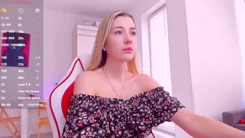 Snapshot of askcaroline chatting on March 11, 8:19 am Caroline online show from March 11, 8:19 am