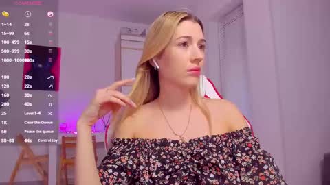 Snapshot of askcaroline chatting on March 9, 3:27 pm Caroline online show from March 9, 3:27 pm