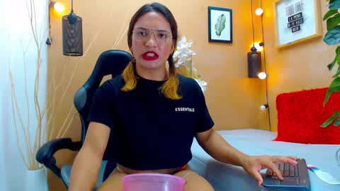 ASLY online show from September 18, 6:34 pm