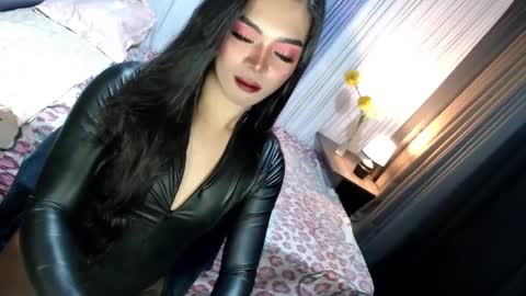 Margaux Miller online show from February 16, 5:48 pm