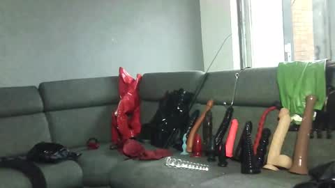 sissyslut online show from December 29, 1:49 pm