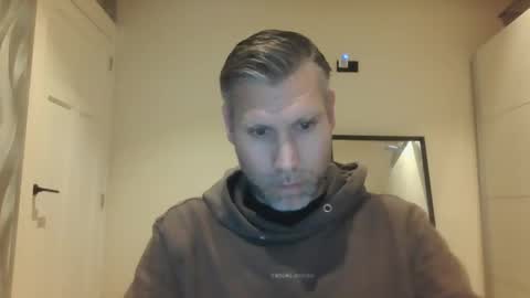 Assmani28 online show from December 14, 11:56 pm