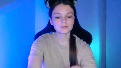 astradream_ online show from September 24, 5:41 pm