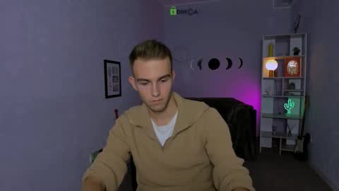 astren online show from October 15, 3:35 pm