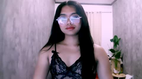 atashakendall online show from April 25, 3:20 pm