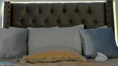 Snapshot of atenea_erotic chatting on December 21, 3:14 am Atenea Hank online show from December 21, 3:14 am