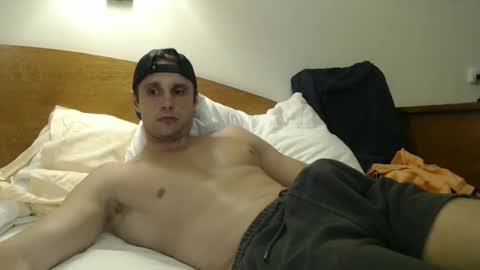 tommycb55555 online show from October 11, 9:40 pm