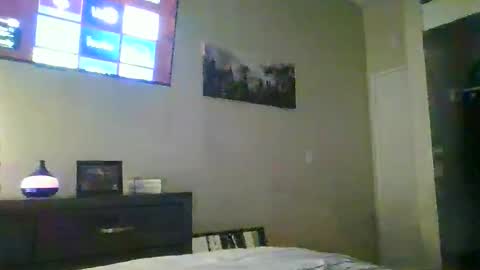 AthleticWhiteboy777 online show from May 27, 1:01 am