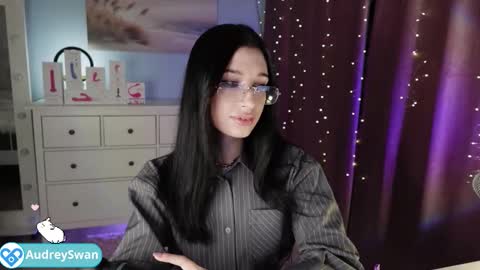 Mary online show from December 20, 12:23 pm