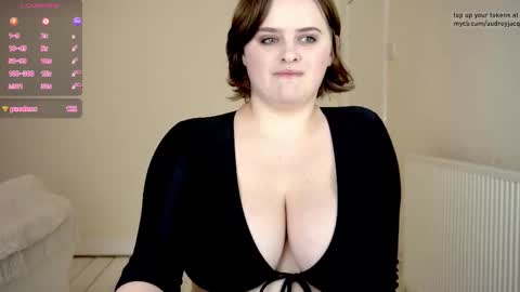 Snapshot of audreyjacq chatting on October 22, 3:46 pm Audrey Jacq online show from October 22, 3:46 pm