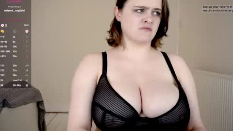 Audrey Jacq online show from May 26, 4:02 pm
