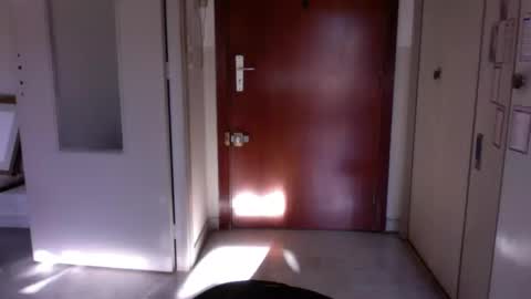 auguste061400 online show from December 17, 9:17 am