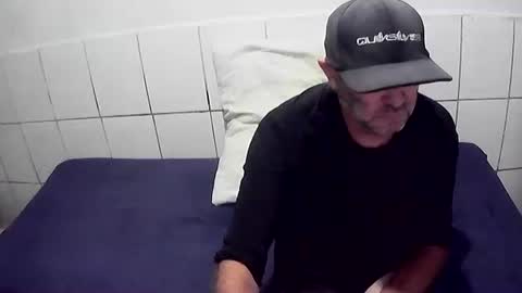 cesar augusto online show from April 20, 6:44 pm