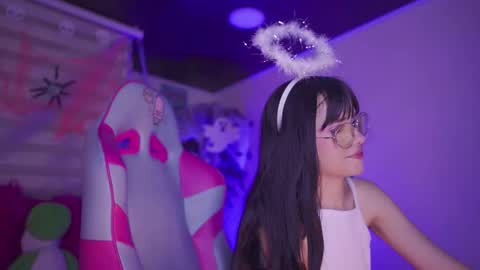 aura_rouss online show from November 1, 1:28 am