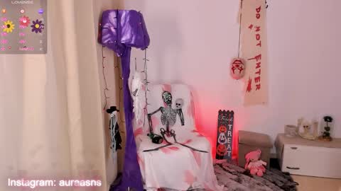        . online show from November 2, 2:55 am