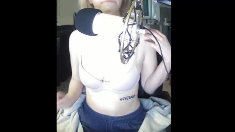 Aurelia online show from February 10, 7:26 am