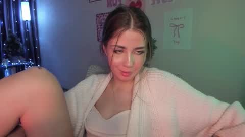 Aurora online show from February 24, 8:01 pm