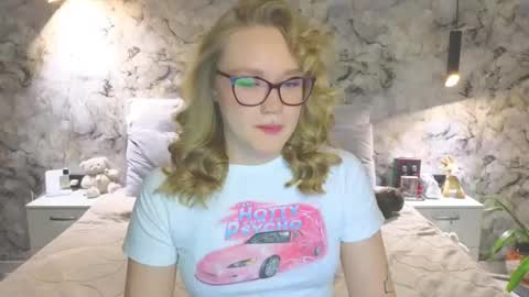 Kate online show from November 4, 5:36 pm