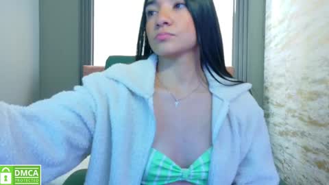 Snapshot of aurora_jones1 chatting on October 1, 3:49 am Aurora online show from October 1, 3:49 am