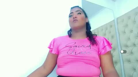 Snapshot of aurorarossx chatting on October 19, 4:22 pm Aurora online show from October 19, 4:22 pm