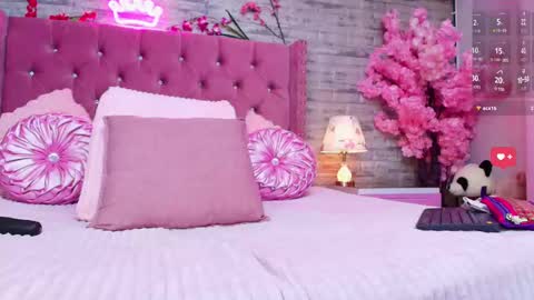 Aurora online show from September 13, 2:19 pm