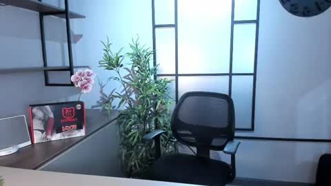 Austin  online show from February 14, 7:49 pm