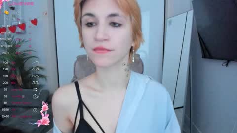 Alice online show from April 21, 3:19 pm