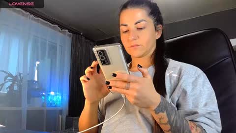 Snapshot of ava__doll chatting on January 28, 12:43 pm Ava online show from January 28, 12:43 pm