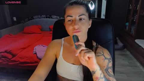 Snapshot of ava__doll chatting on September 23, 11:37 am Ava online show from September 23, 11:37 am