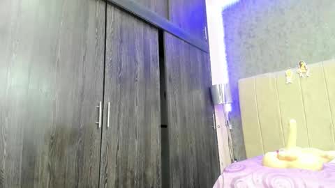 AVA online show from November 8, 3:53 am