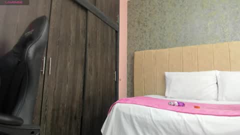 AVA online show from March 11, 2:53 am