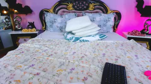 avaaaddamss online show from October 29, 10:06 am