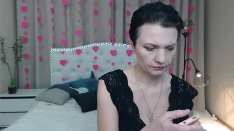 avasaturnian online show from February 4, 3:38 pm