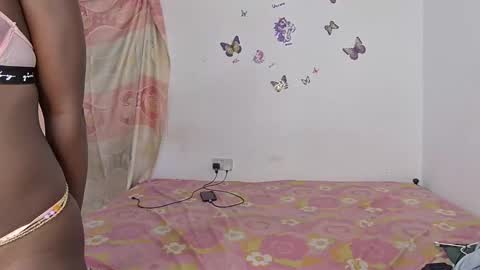 averrine online show from April 9, 7:36 am