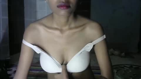 avery_lust01 online show from May 26, 6:19 am