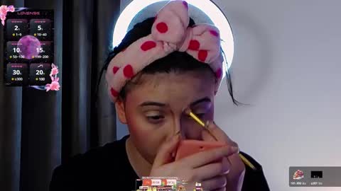 AveryWillow online show from March 3, 1:34 pm