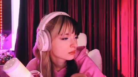 Avriel online show from January 14, 2:52 am